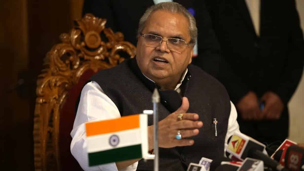 जम्मू कश्मीर ग्रुप मेडिक्लेम हेल्थ इन्शुरन्स स्कीम कर्मचारियों, पेंशनरों और पत्रकारों के लिए स्वास्थ्य बीमा
